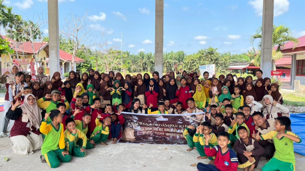 KELOMPOK LUMINARA KUKERTA BERDAMPAK 2026 UNRI TANAMKAN NILAI ANTI BULLYING PADA SISWA SD 09 DESA DAYANG SURI